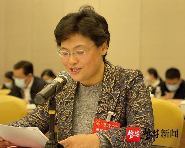 搶抓南通新機場建設的重大機遇，創建空港型自由貿易聯動創新發展區，成為撬動南通世界級家紡產業集群的新支點